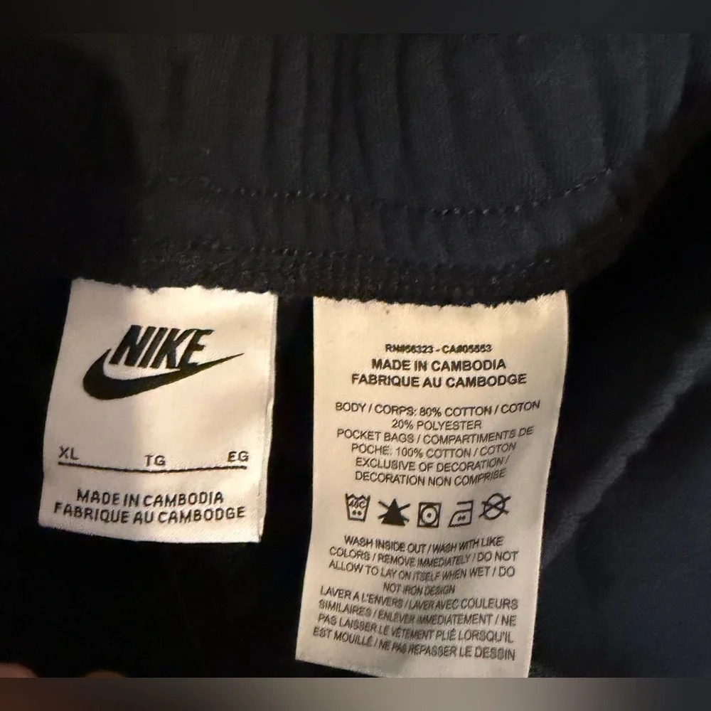 Nike Kids Black and Gray Joggers with Green Accents Size XL NWT